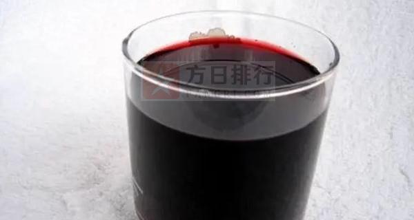 江湖悠悠桑葚酒的用途大揭秘（探寻桑葚酒的制作材料及其多种用途）