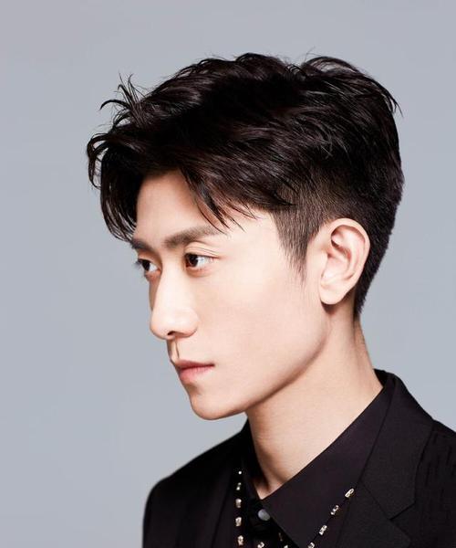 坤山剑灵的扮演者都有谁？这些演员的代表作是什么？