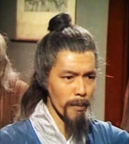 魔兽世界中陈长老的战斗策略是什么？
