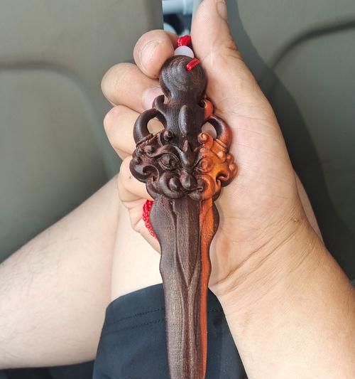 桃木杖柄在完美世界中的用途是什么？