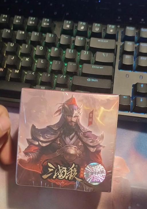 塑封板在欢乐三国杀中的作用是什么？如何使用塑封板？