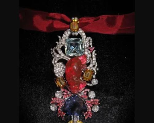 《解神者金羊毛骑士红宝石效果及获取方法大揭秘》（稀有宝石之力）