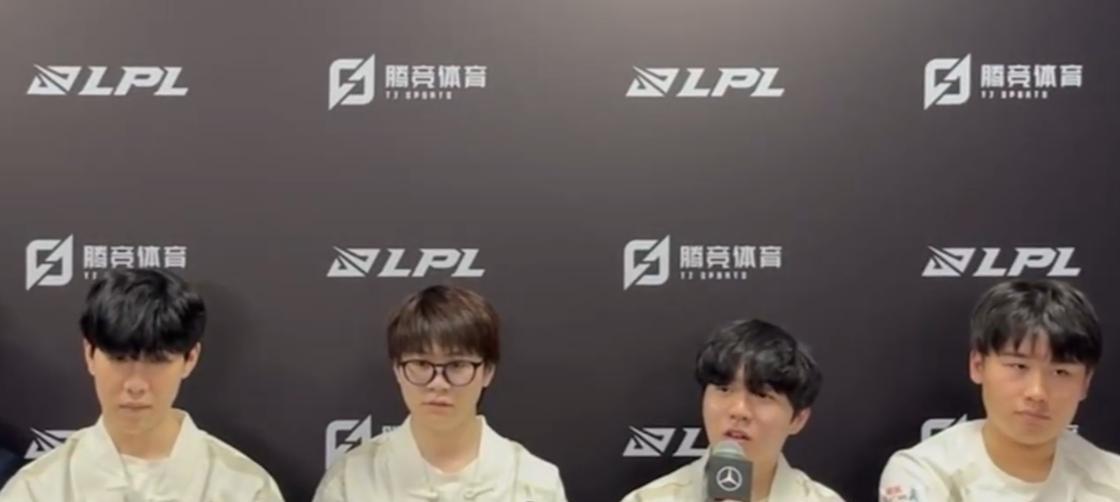 雷竞技资讯：零封We后Rookie暗示杰杰彻底没了！Wei比四叔强太多