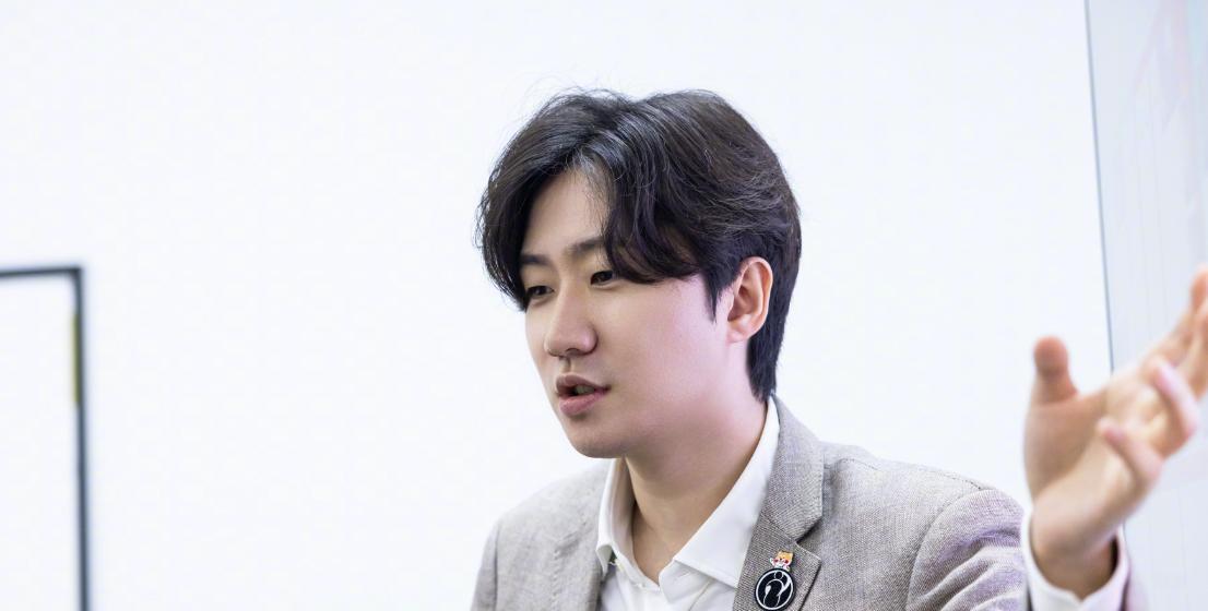 雷竞技资讯：零封We后Rookie暗示杰杰彻底没了！Wei比四叔强太多