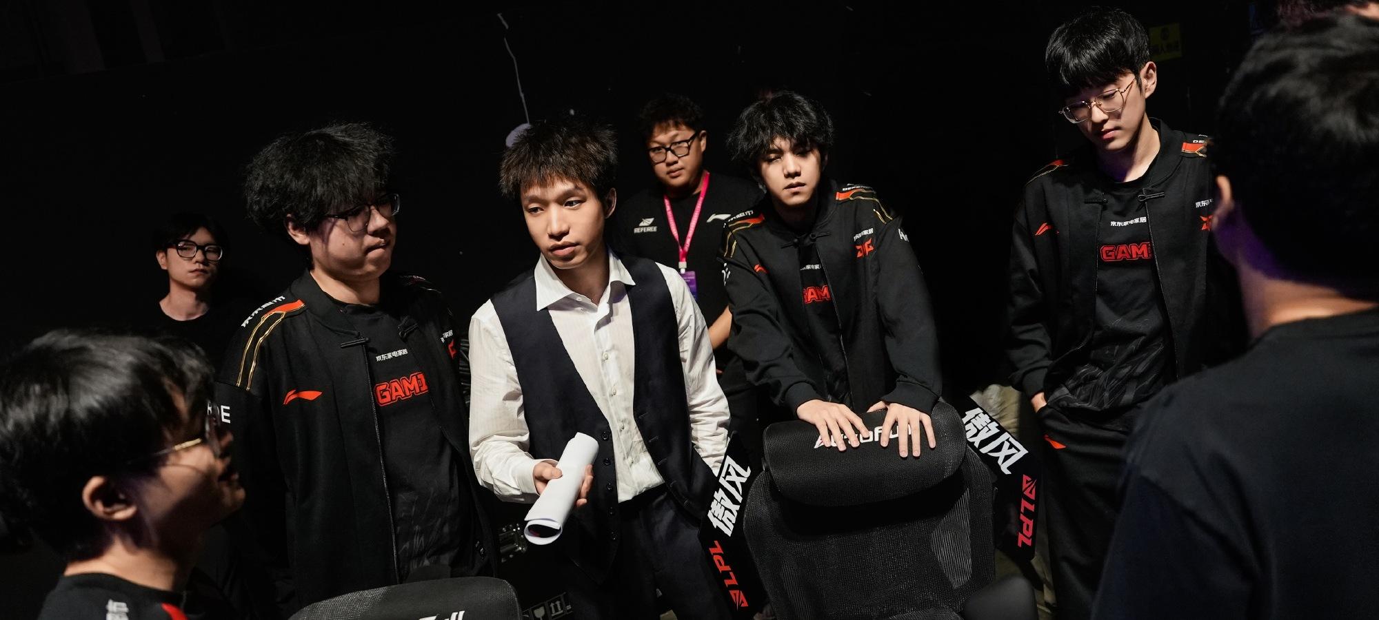 LPL“打满冠”迎来首胜！被垫底队逼入绝境，赢比赛全靠对手送？
