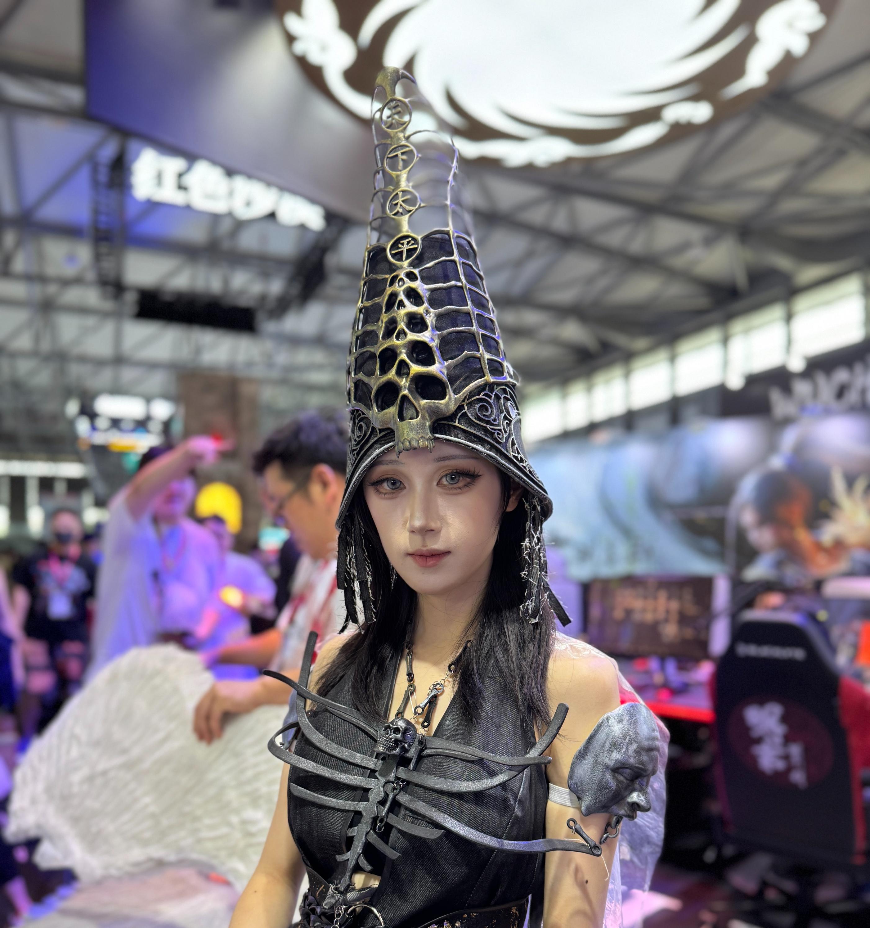 2025CJ明末女主原皮英姿飒爽黑白无常美女COS超还原！
